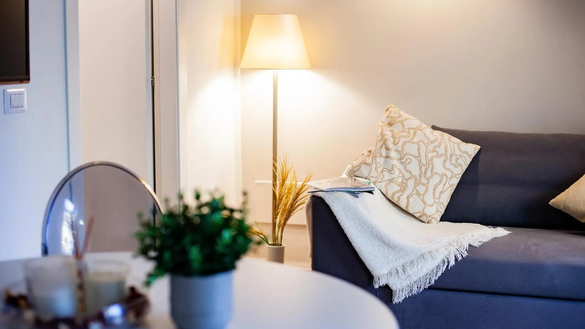 Corso Como Collection, Design Apartments contacts